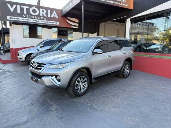 TOYOTA HILUX SW4 2.7 SR 7 LUGARES 4X2 16V FLEX 4P AUTOMÁTICO